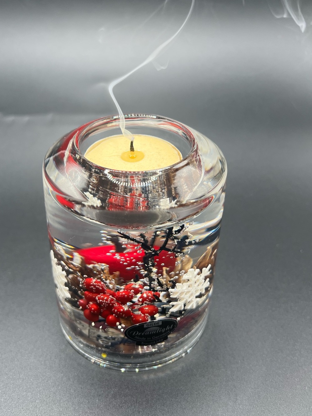 🕯️ Gilde Dreamlight Germany Christmas Winter Snowy Berries Gel Tea Light Candle